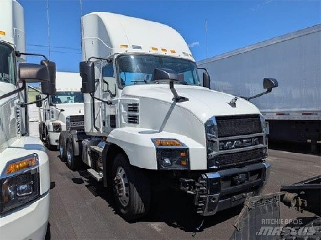 Mack AN64T Conventional Trucks / Tractor Trucks