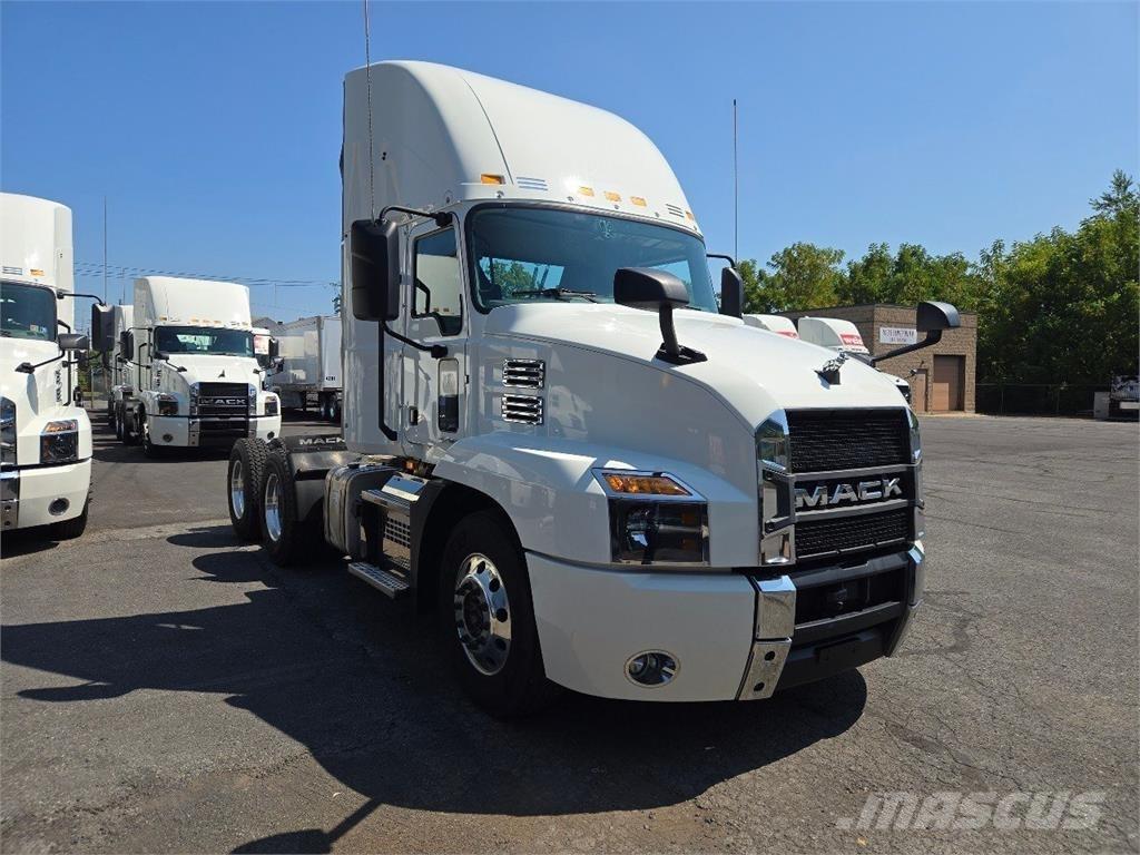 Mack AN64T Conventional Trucks / Tractor Trucks