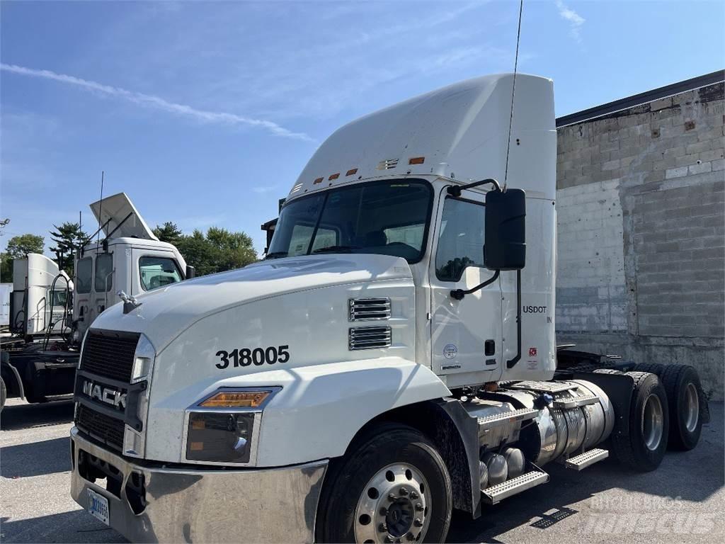 Mack Anthem AN64T Conventional Trucks / Tractor Trucks