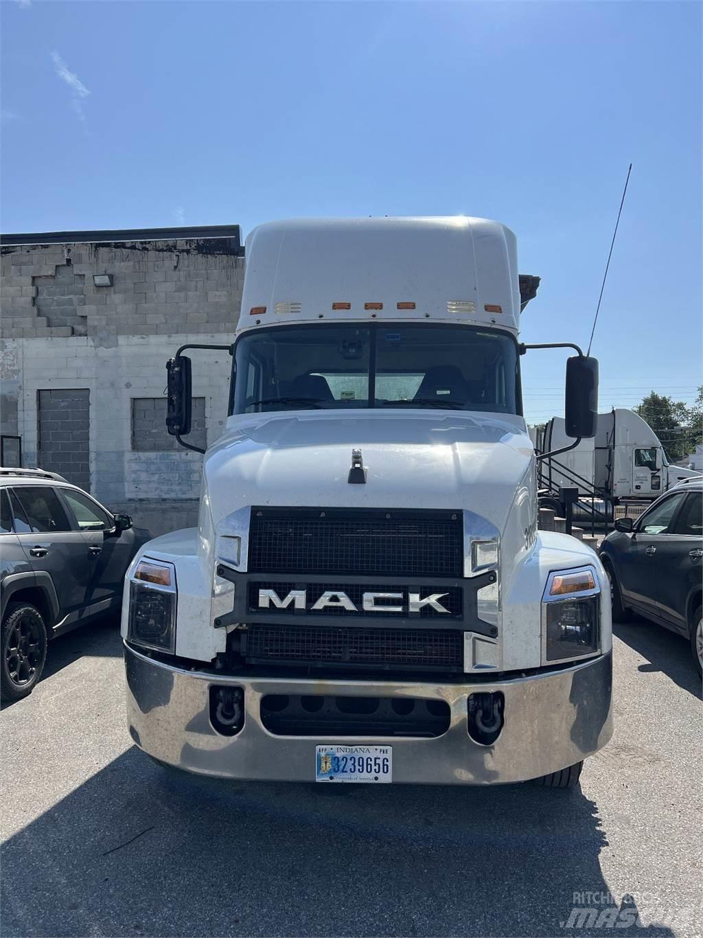 Mack Anthem AN64T Conventional Trucks / Tractor Trucks