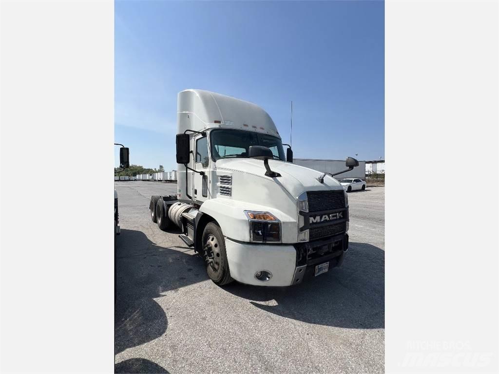 Mack Anthem AN64T Conventional Trucks / Tractor Trucks