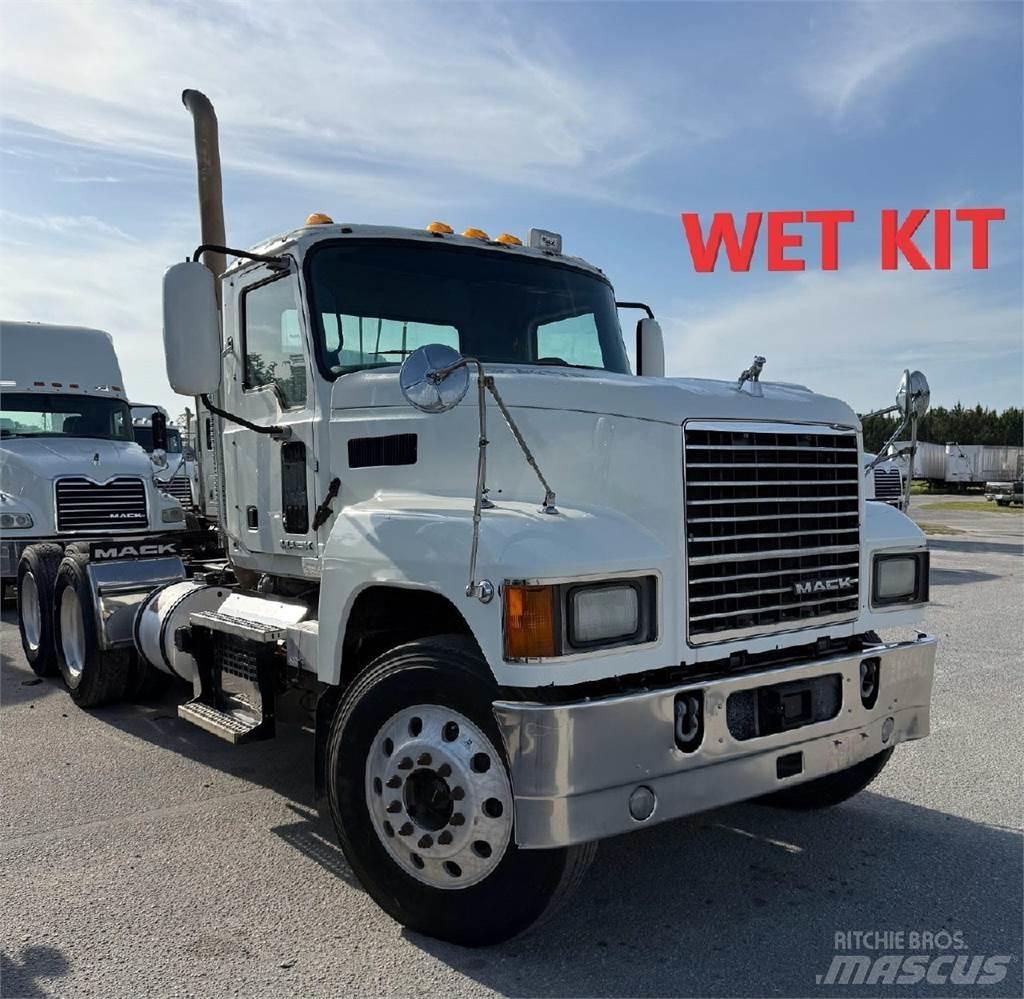 Mack CHU613 Conventional Trucks / Tractor Trucks