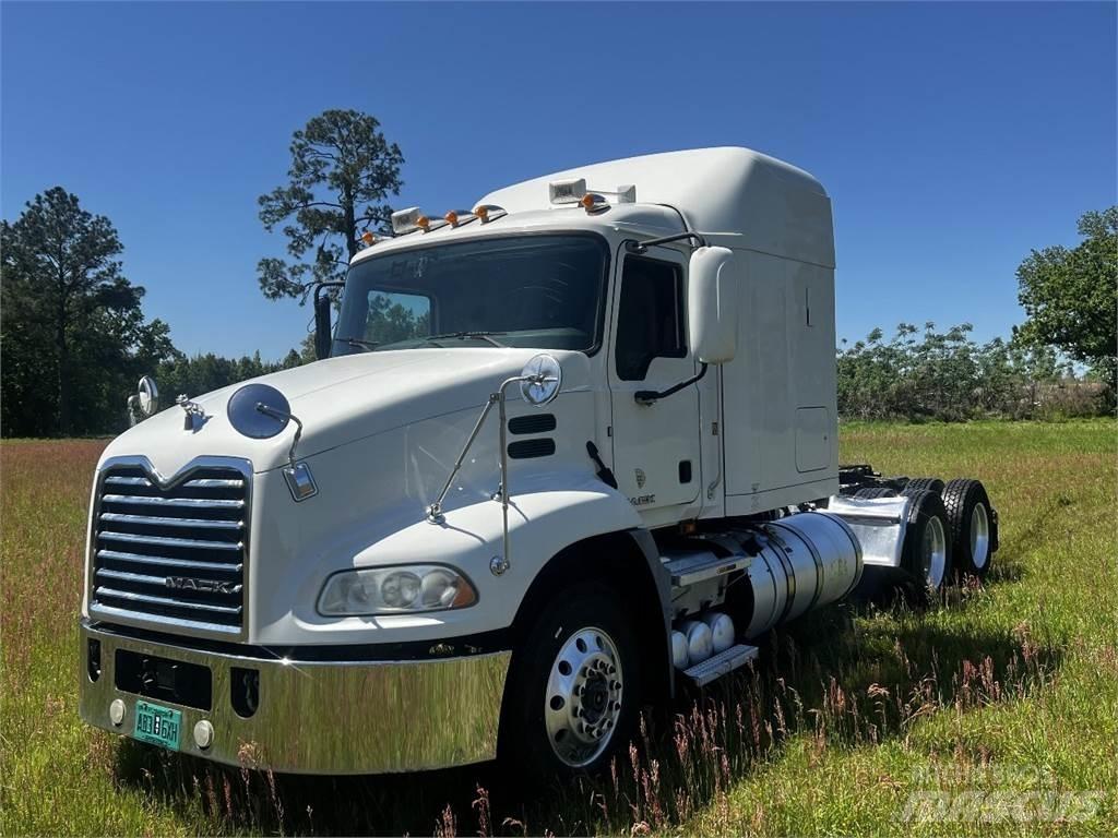 Mack CXU 613 Conventional Trucks / Tractor Trucks