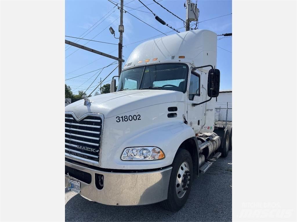 Mack CXU613 Conventional Trucks / Tractor Trucks