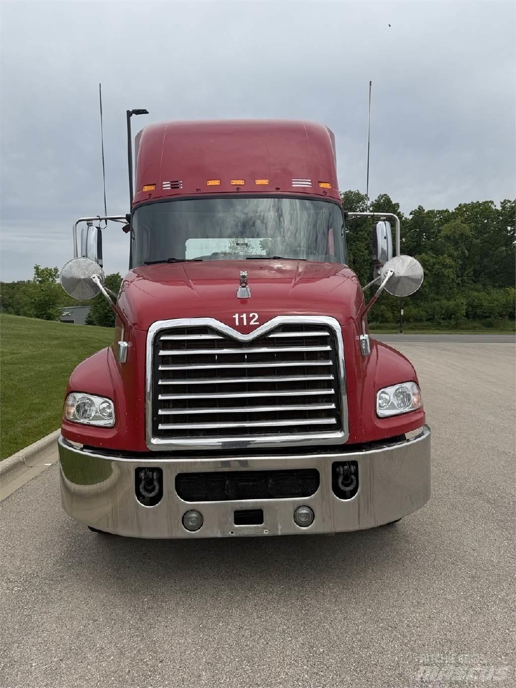 Mack CXU613 Conventional Trucks / Tractor Trucks