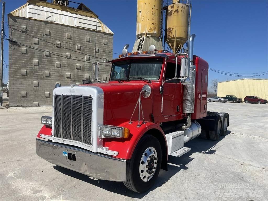 Peterbilt 378 Conventional Trucks / Tractor Trucks