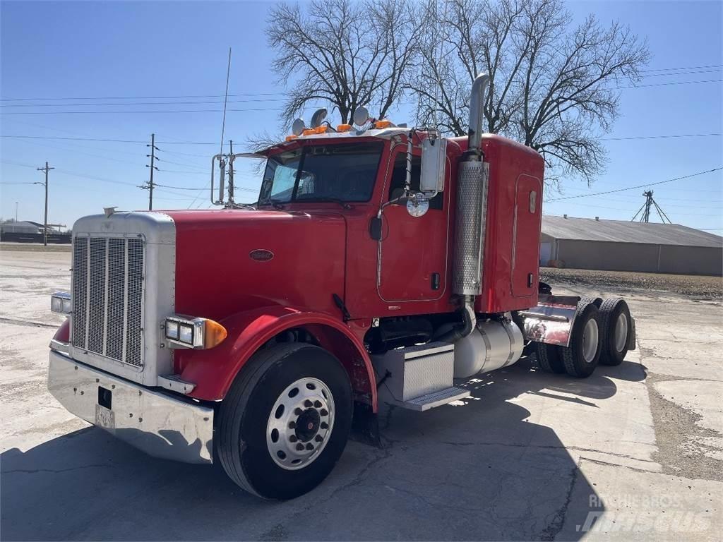 Peterbilt 378 Conventional Trucks / Tractor Trucks