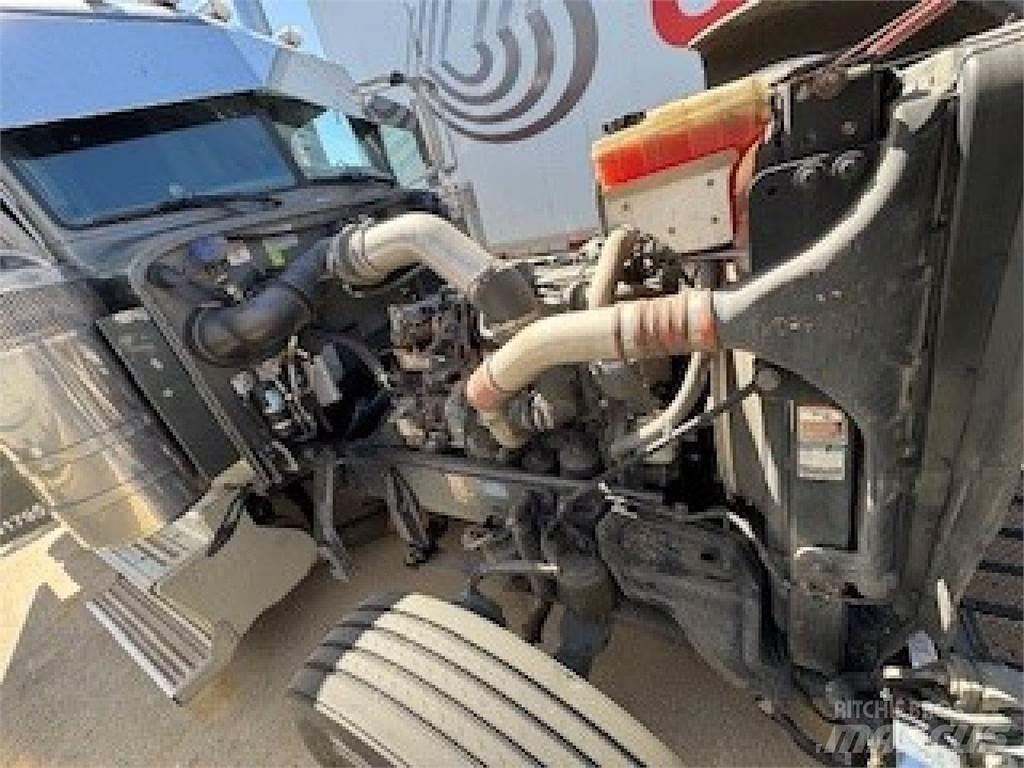 Peterbilt 389 Conventional Trucks / Tractor Trucks
