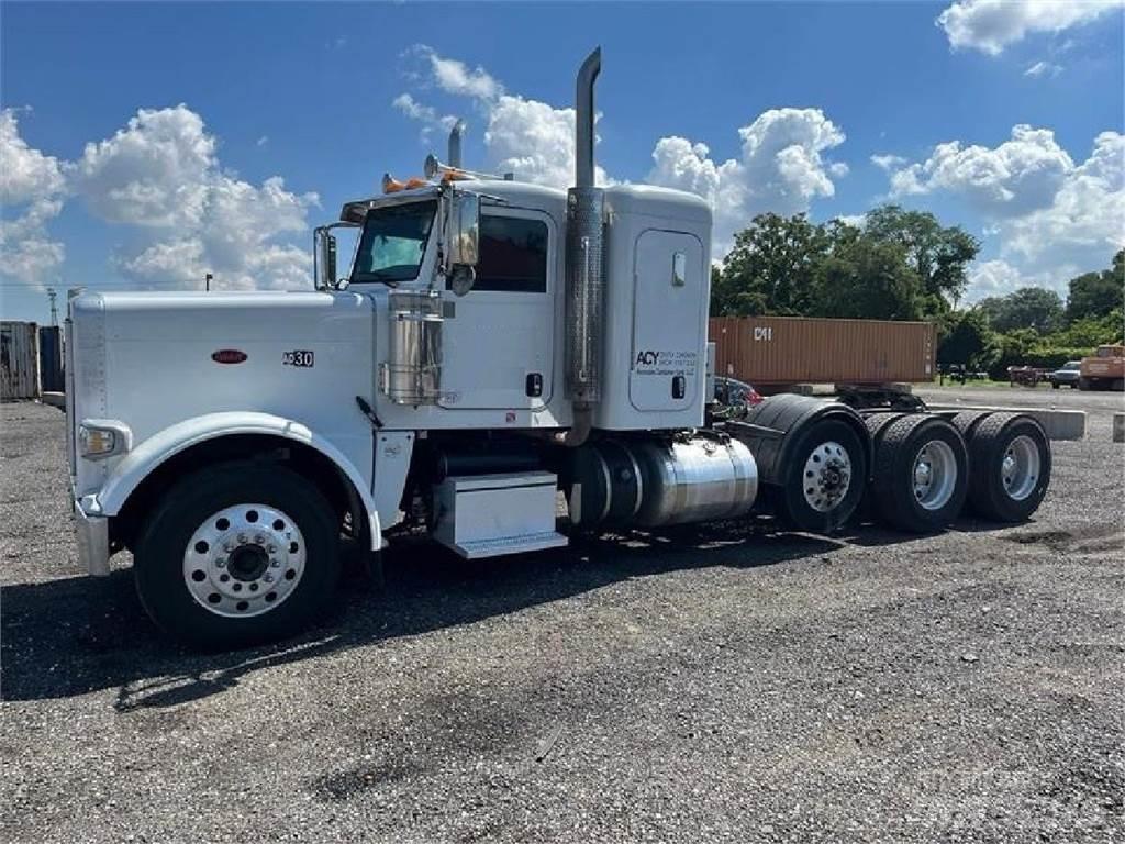 Peterbilt 389 Conventional Trucks / Tractor Trucks