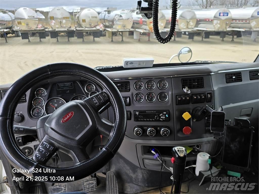 Peterbilt 567 Conventional Trucks / Tractor Trucks