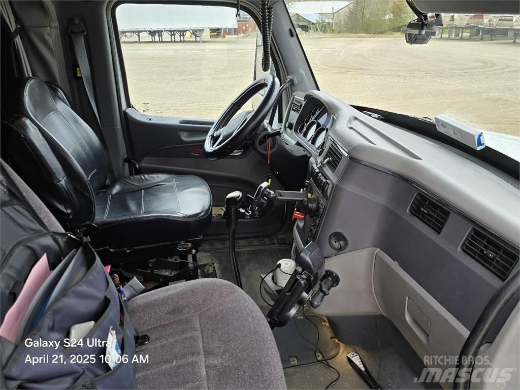 Peterbilt 567 Conventional Trucks / Tractor Trucks