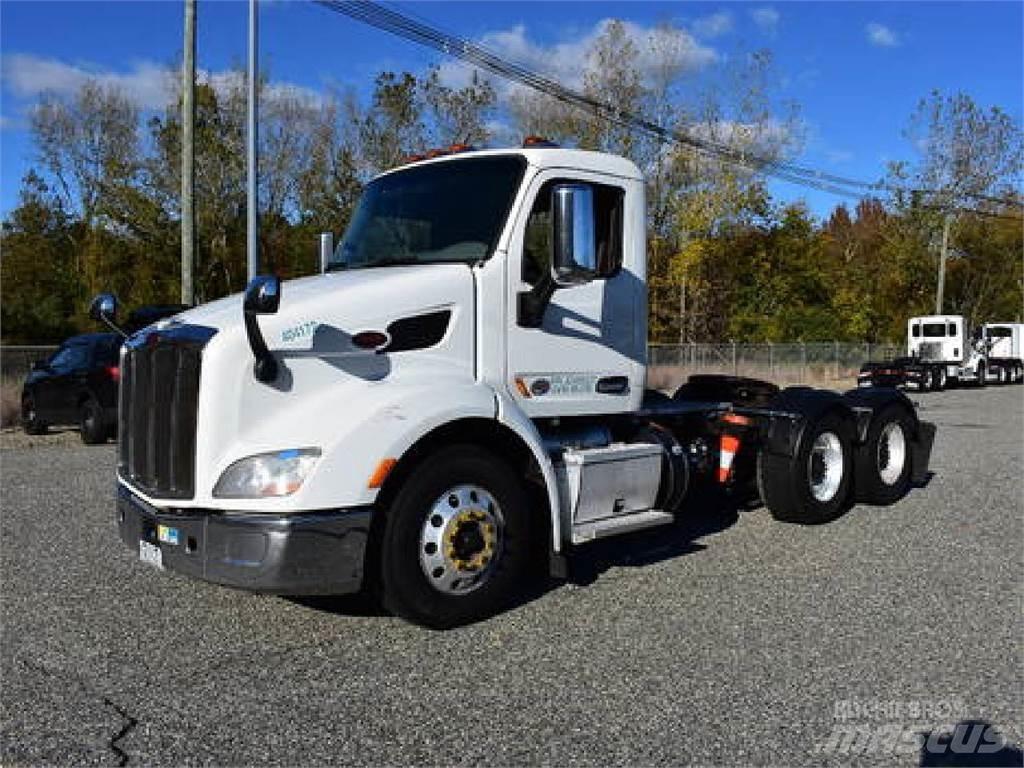 Peterbilt 579 Conventional Trucks / Tractor Trucks