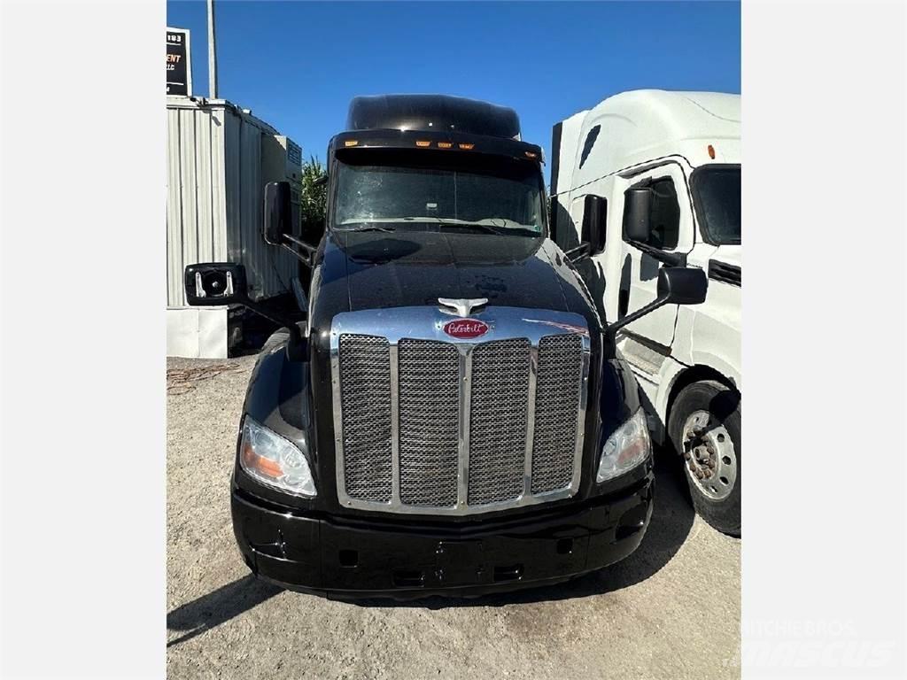 Peterbilt 579 Conventional Trucks / Tractor Trucks