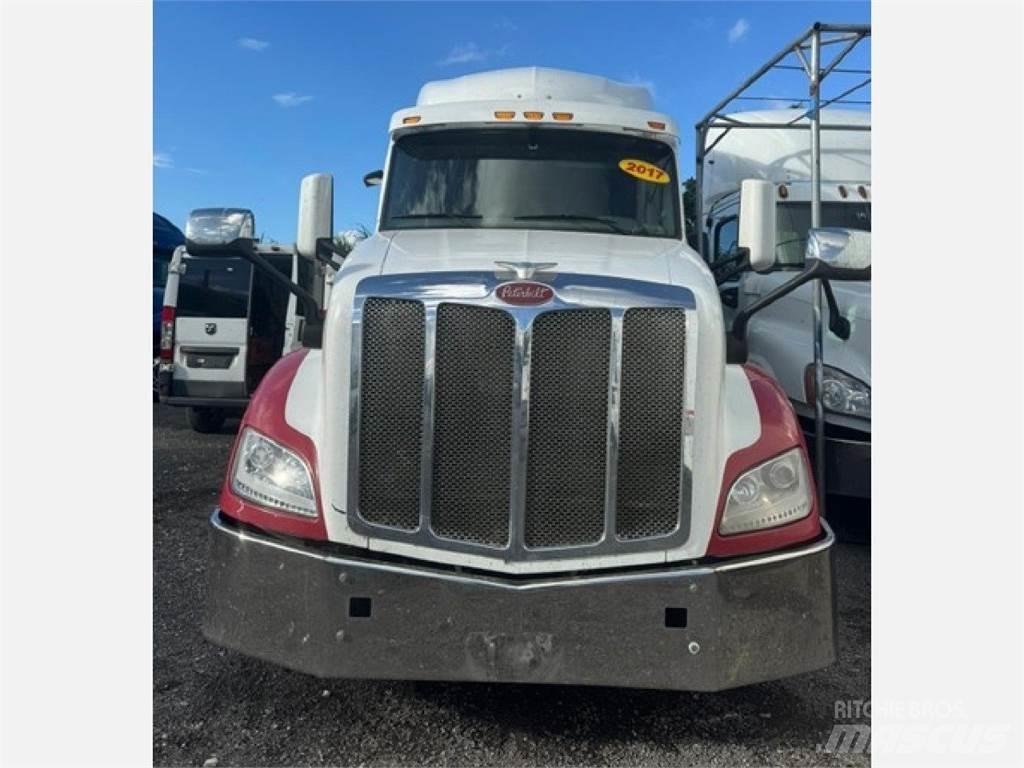 Peterbilt 579 Conventional Trucks / Tractor Trucks