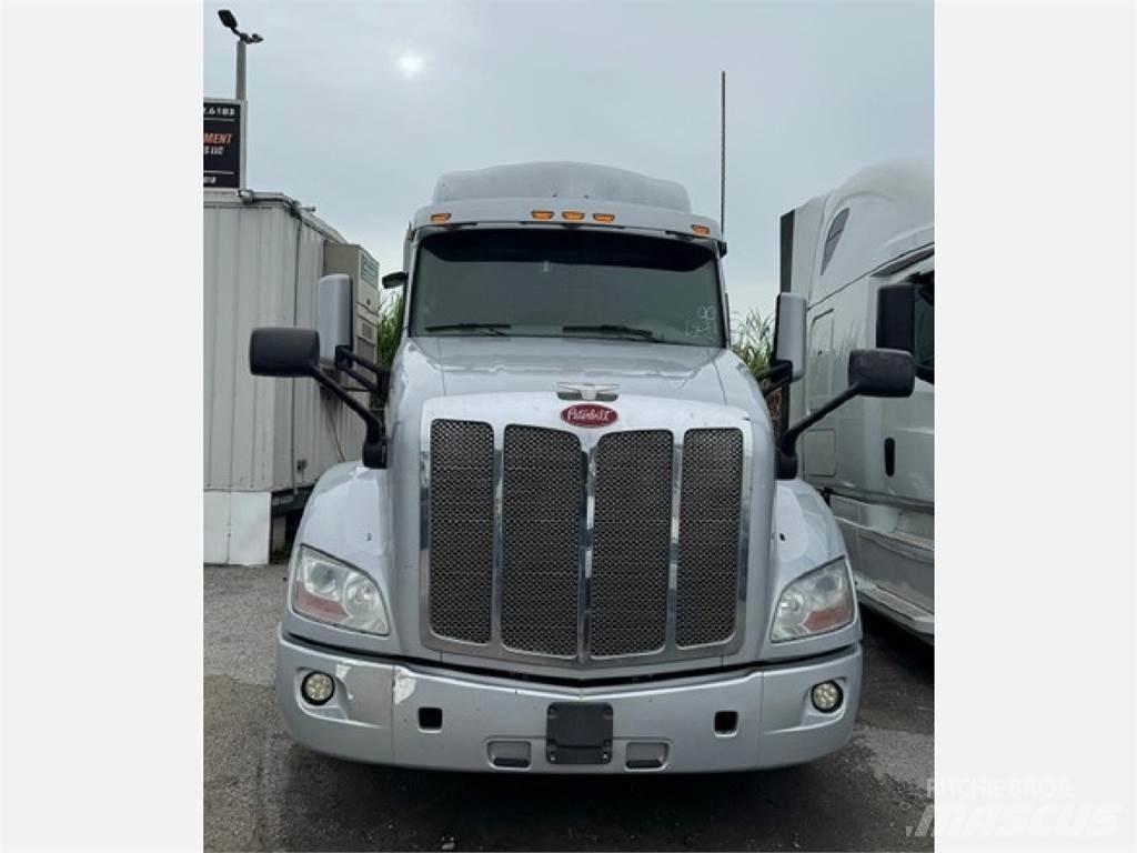 Peterbilt 579 Conventional Trucks / Tractor Trucks