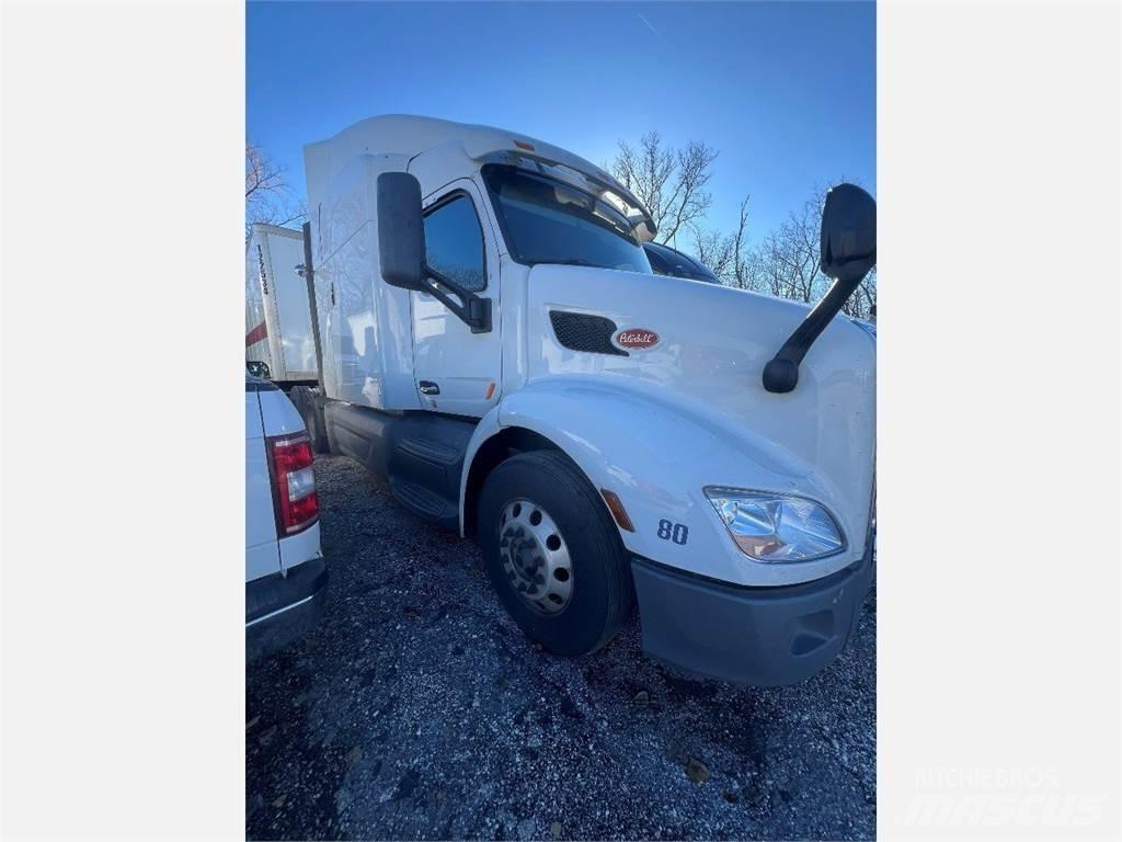 Peterbilt 579 Conventional Trucks / Tractor Trucks