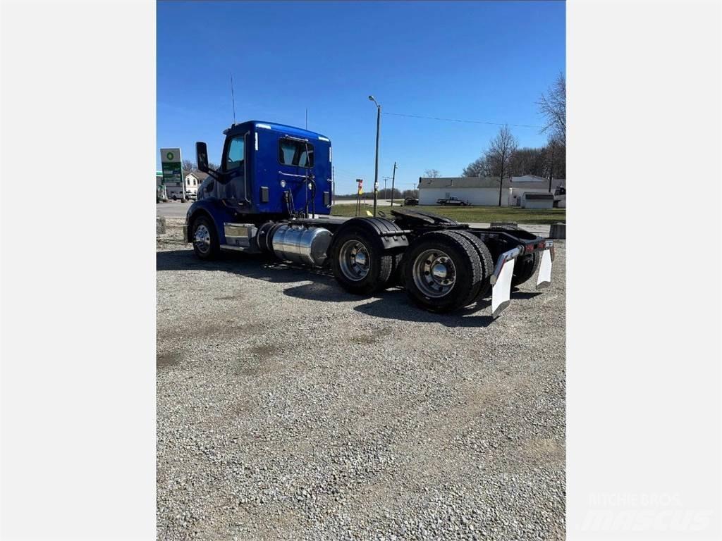 Peterbilt 579 Conventional Trucks / Tractor Trucks