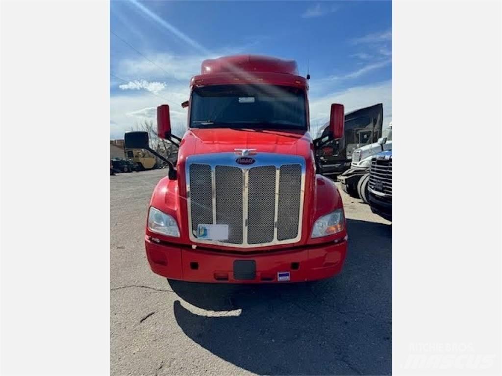 Peterbilt 579 Conventional Trucks / Tractor Trucks