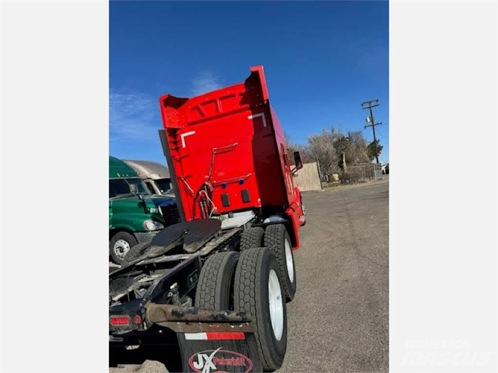 Peterbilt 579 Conventional Trucks / Tractor Trucks