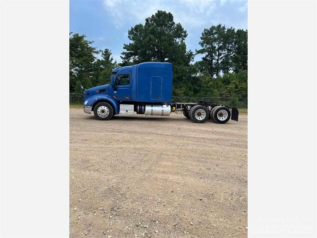 Peterbilt 579 Conventional Trucks / Tractor Trucks