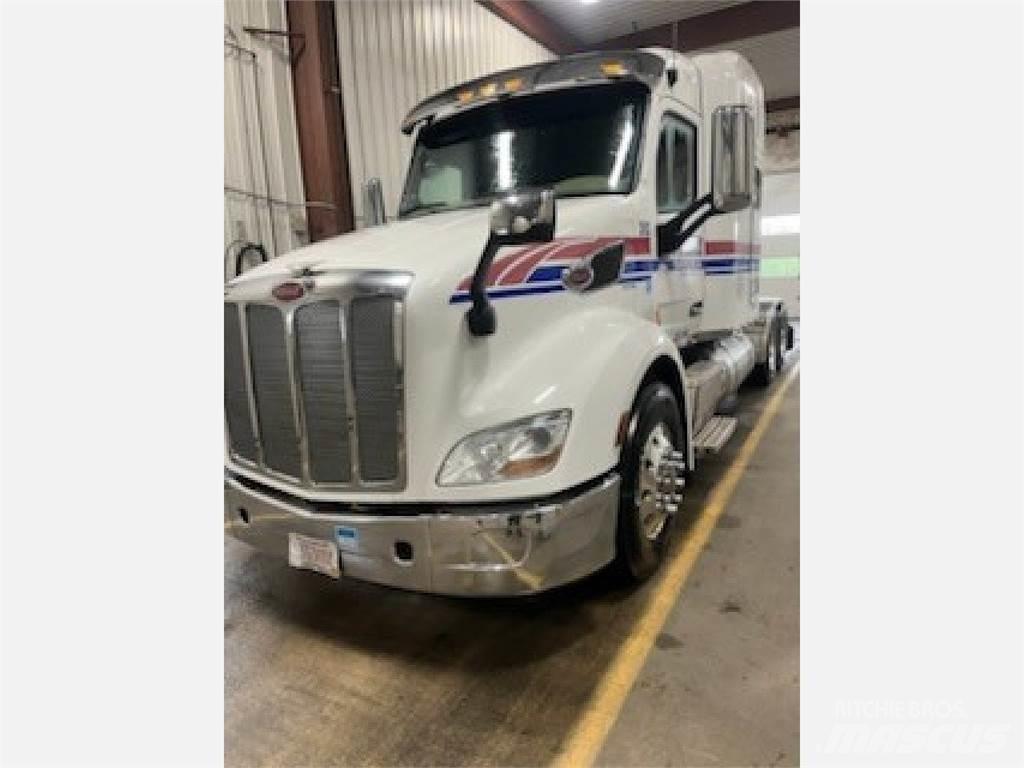 Peterbilt 579 Conventional Trucks / Tractor Trucks