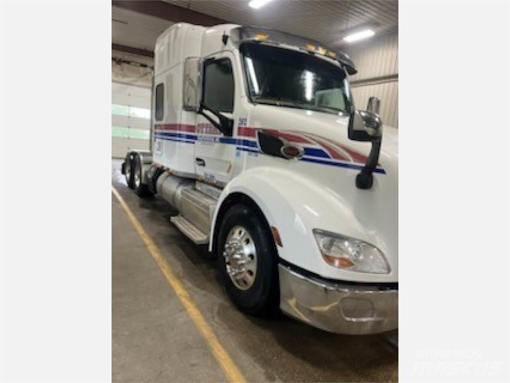 Peterbilt 579 Conventional Trucks / Tractor Trucks