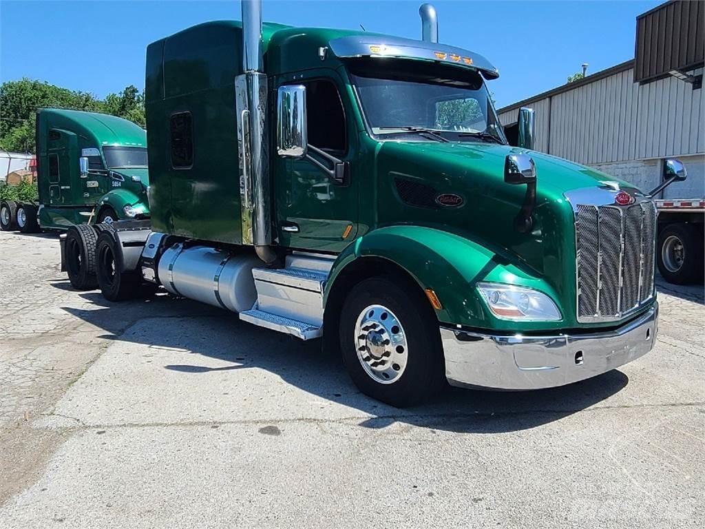 Peterbilt 579 Conventional Trucks / Tractor Trucks