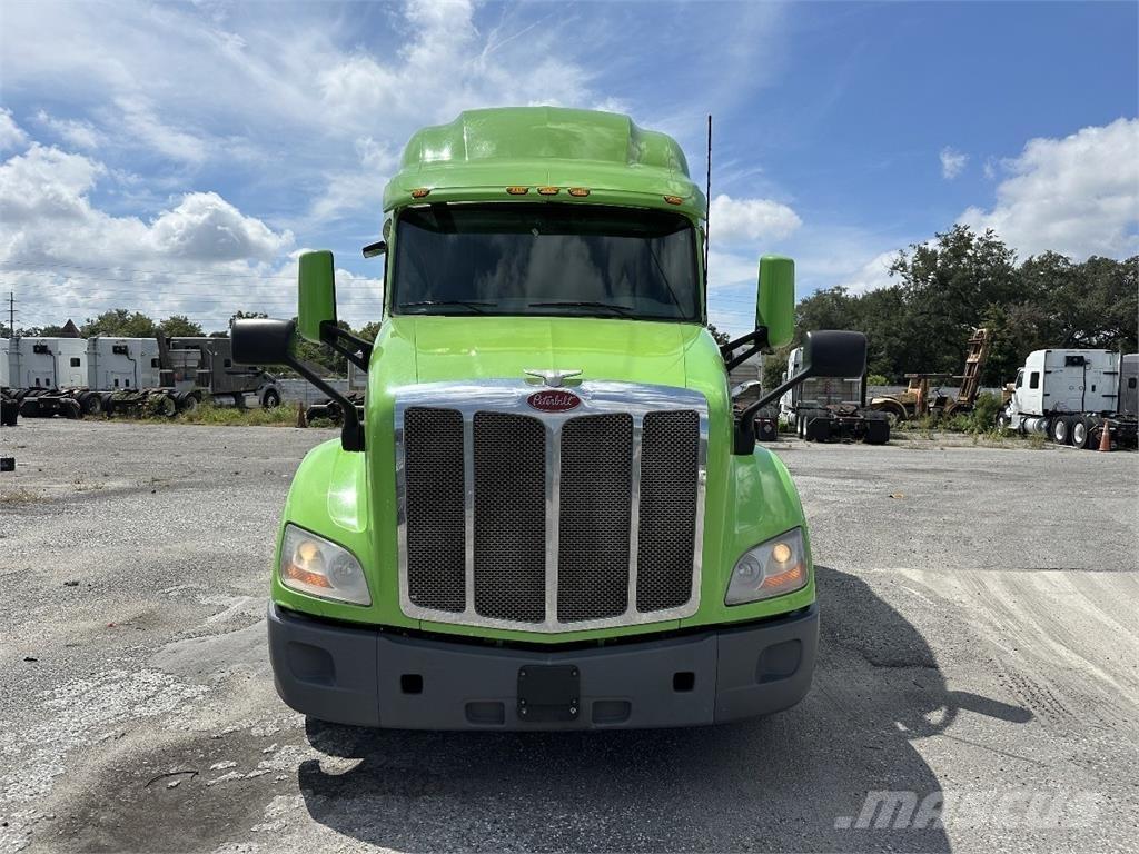 Peterbilt 579 Conventional Trucks / Tractor Trucks