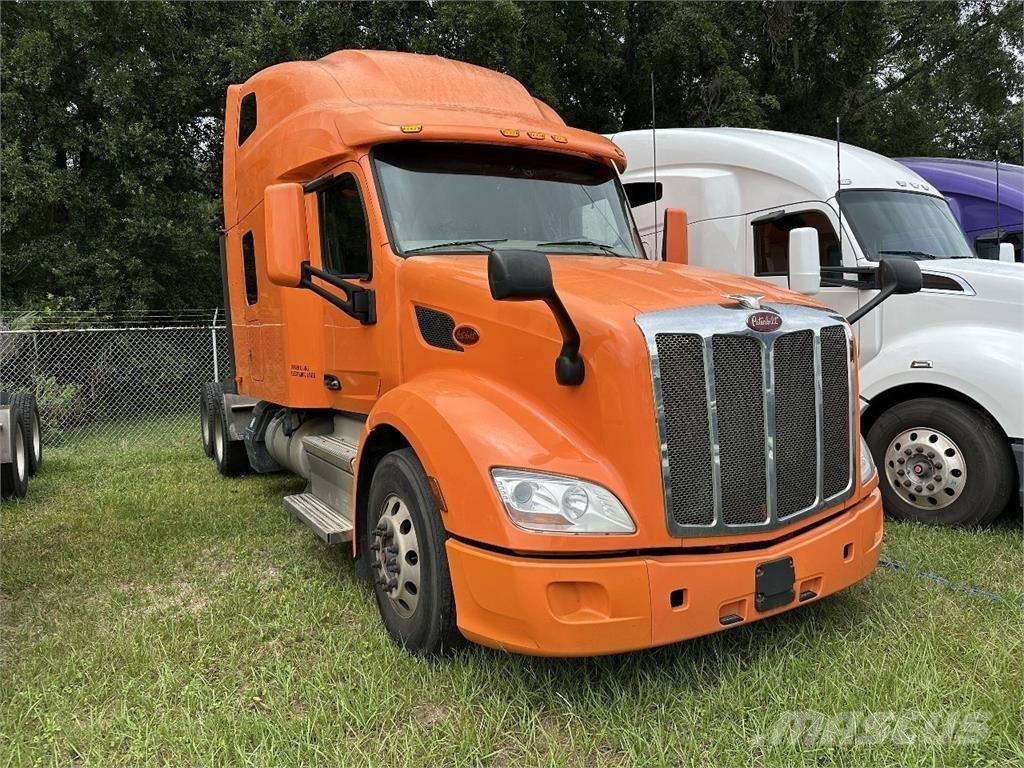 Peterbilt 579 Conventional Trucks / Tractor Trucks