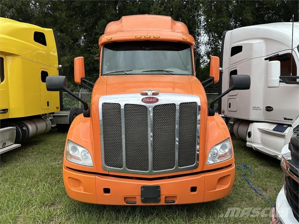 Peterbilt 579 Conventional Trucks / Tractor Trucks