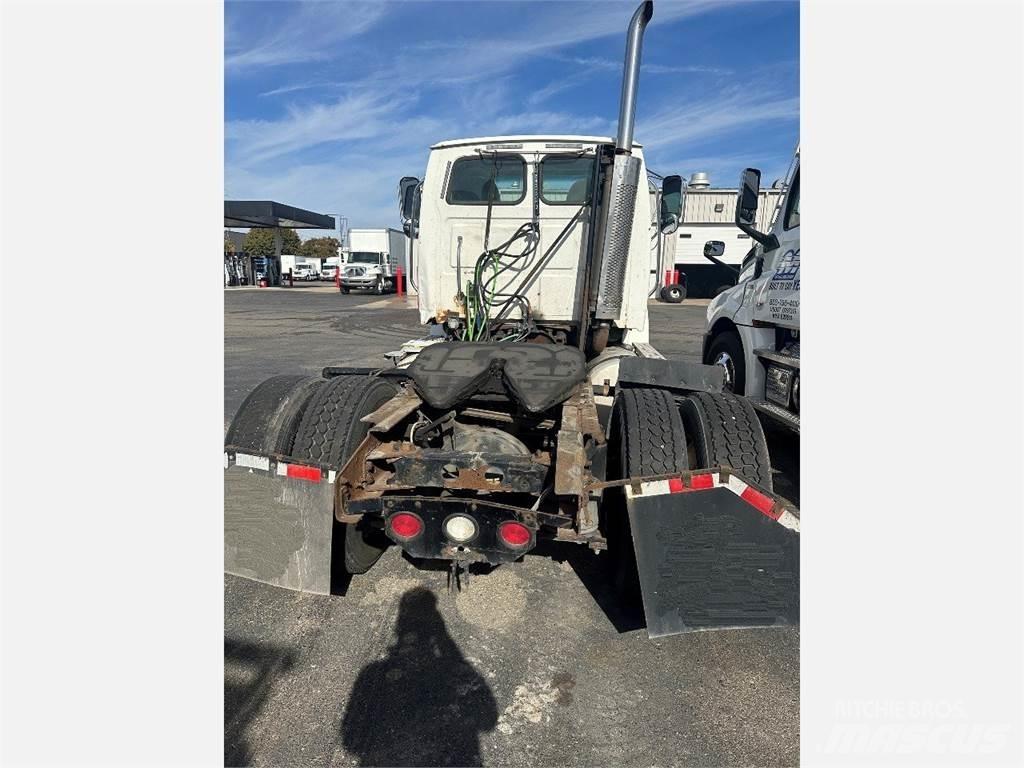 Sterling A9500 Conventional Trucks / Tractor Trucks