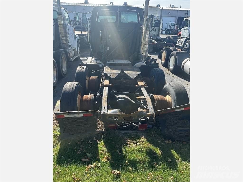 Sterling A9500 Conventional Trucks / Tractor Trucks