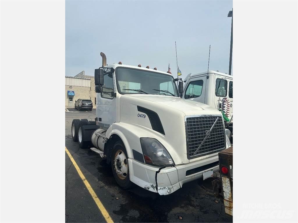 Volvo VNL300 Conventional Trucks / Tractor Trucks