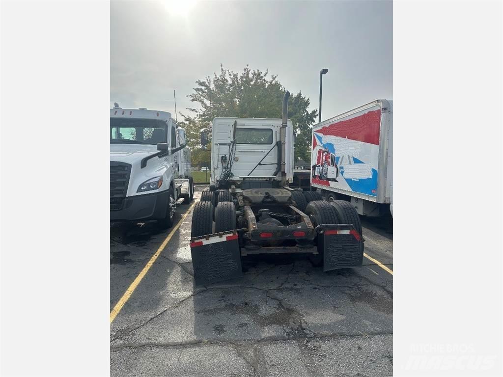 Volvo VNL300 Conventional Trucks / Tractor Trucks