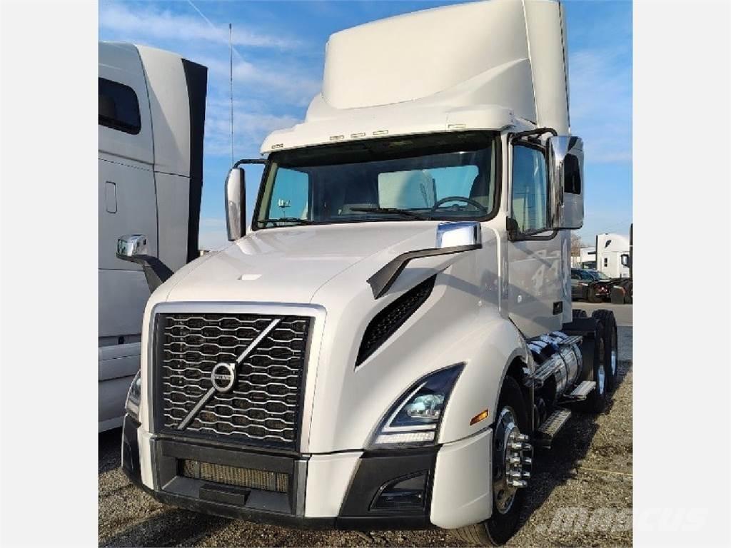 Volvo VNL300 Conventional Trucks / Tractor Trucks