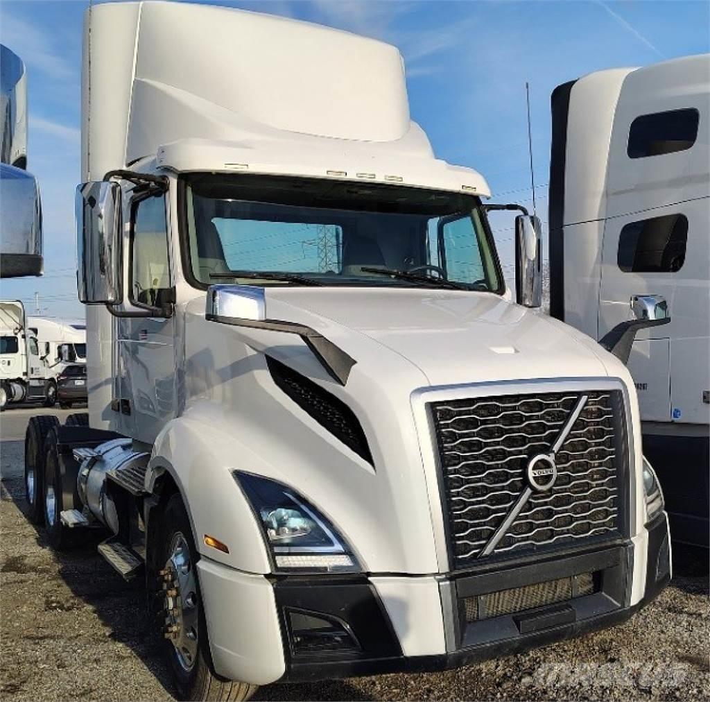 Volvo VNL300 Conventional Trucks / Tractor Trucks