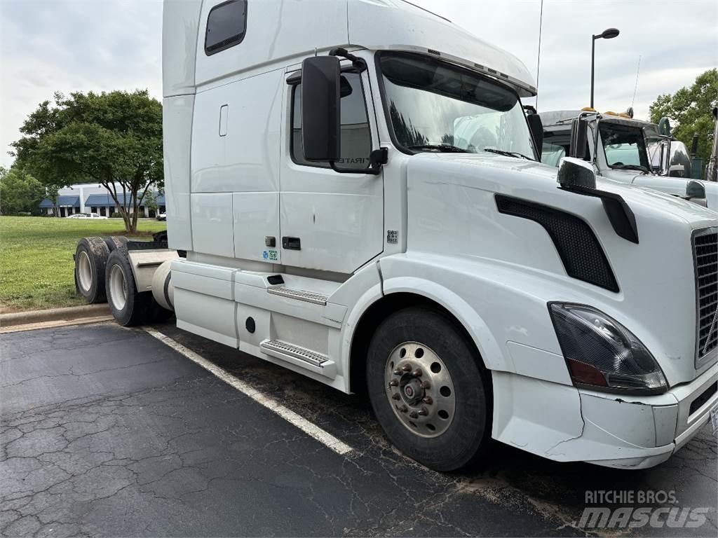 Volvo VNL64T670 Conventional Trucks / Tractor Trucks