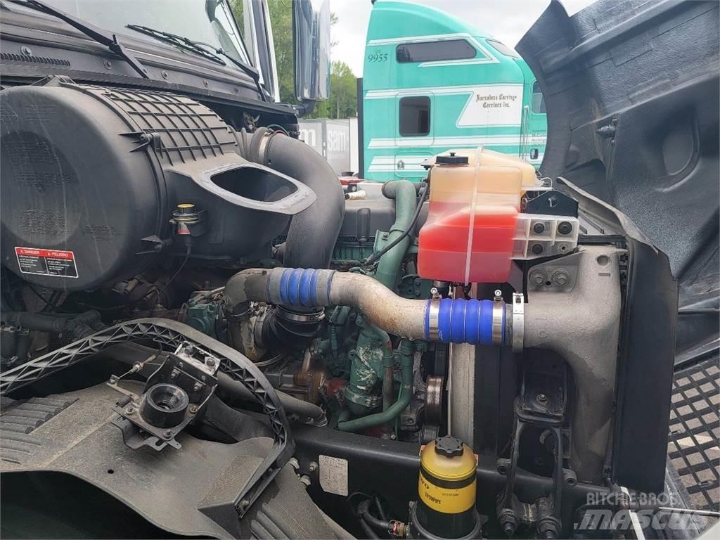 Volvo VNL64T780 Conventional Trucks / Tractor Trucks