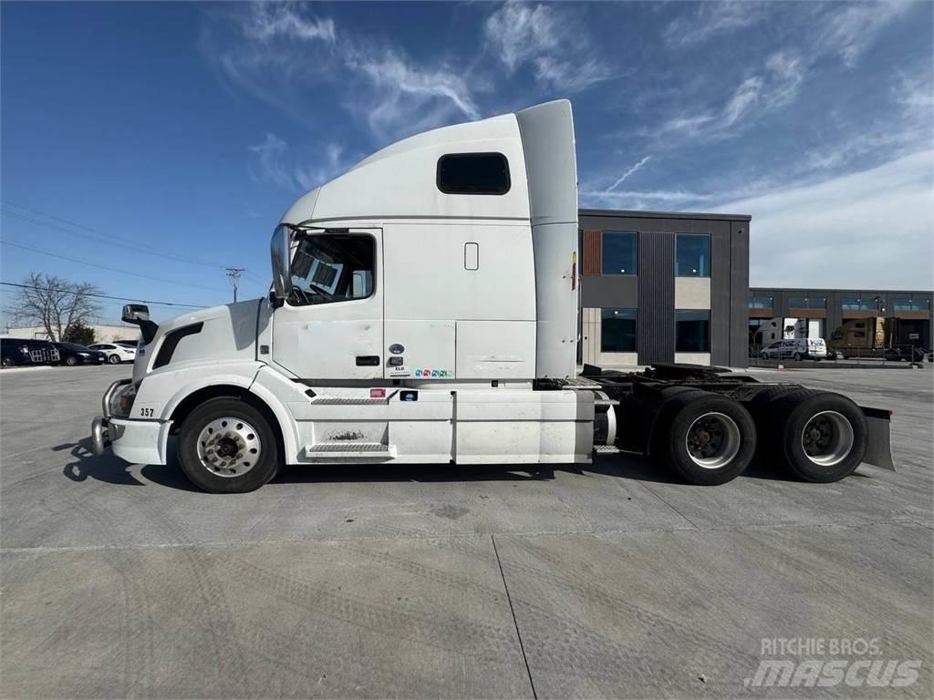Volvo VNL670 Conventional Trucks / Tractor Trucks