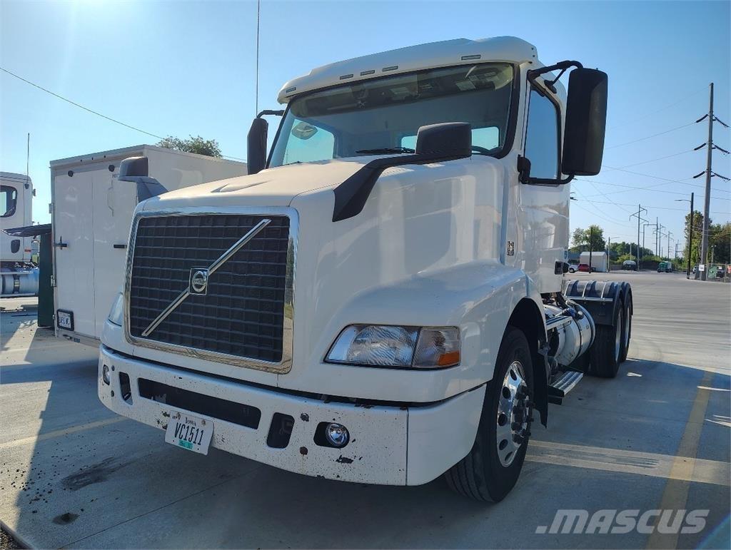 Volvo VNM64T200 Conventional Trucks / Tractor Trucks