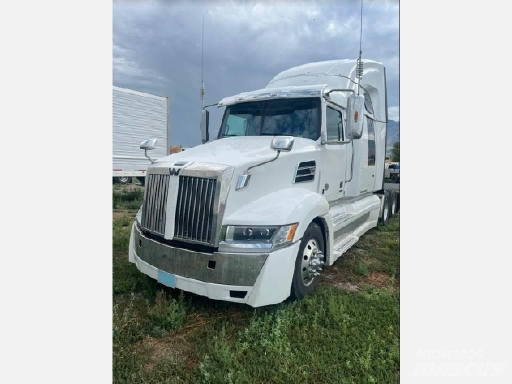 Western Star 5700XE Conventional Trucks / Tractor Trucks