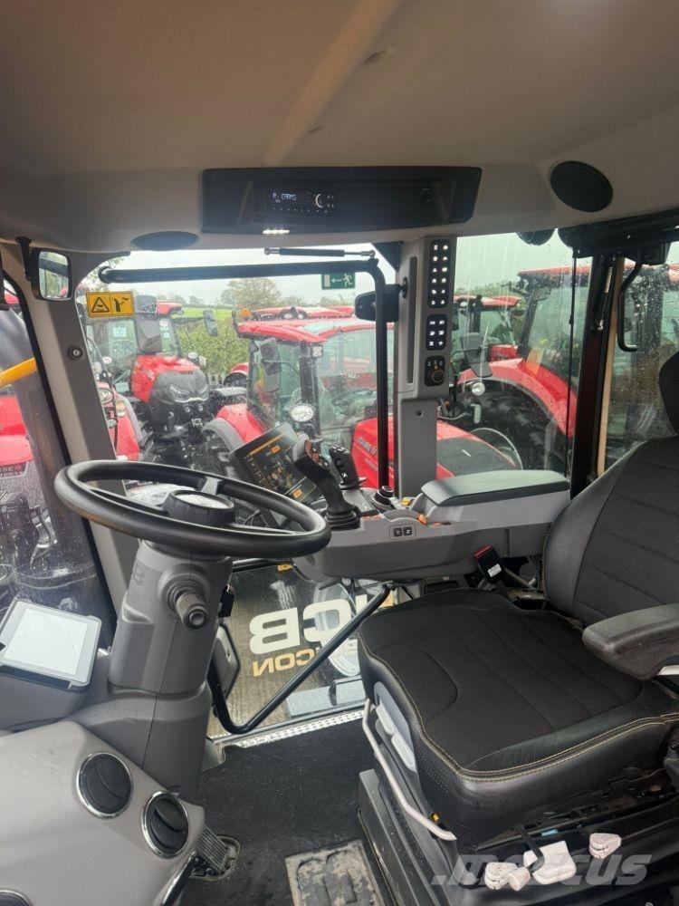 JCB Fastrac 4220 Tractors