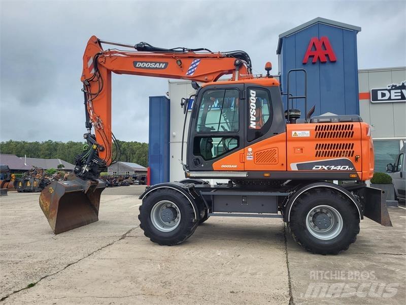 Doosan DX140W-5 Wheeled Excavators