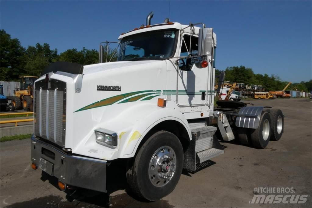 Kenworth T800 Cab & Chassis Trucks