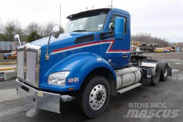 Kenworth T880 Cab & Chassis Trucks