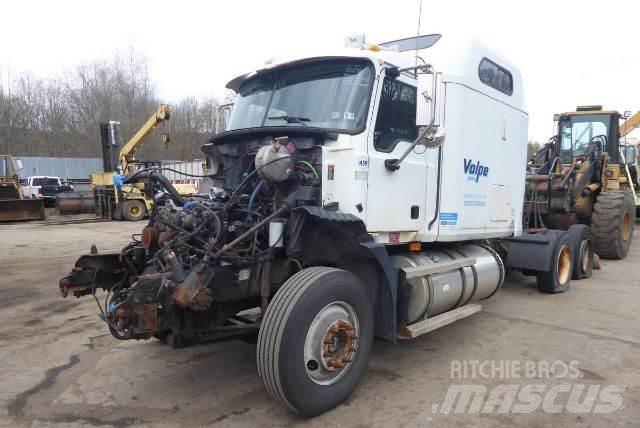 Mack CXN613 Conventional Trucks / Tractor Trucks