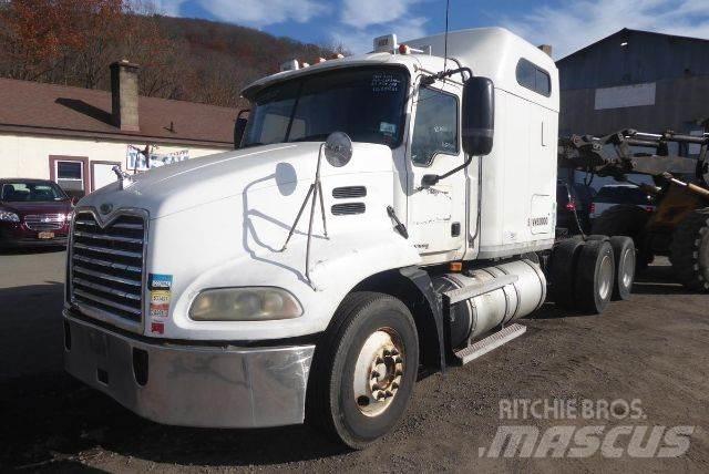 Mack CXN613 Conventional Trucks / Tractor Trucks