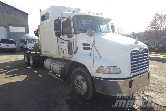 Mack CXN613 Conventional Trucks / Tractor Trucks