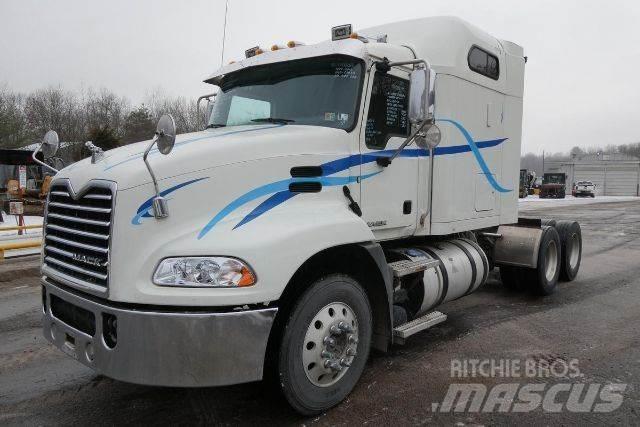 Mack CXU613 Conventional Trucks / Tractor Trucks