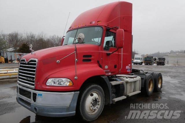 Mack CXU613 Cab & Chassis Trucks